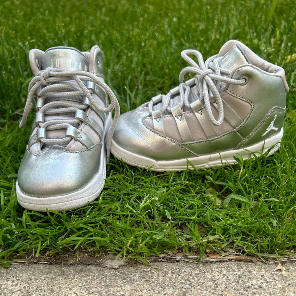 Nike Air Jordan Jordan Max Aura SE Toddler “Silver” Size 7c